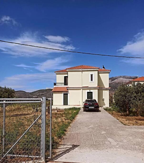 Villa Rania: Ευάερη Βίλα Με Θέα Τη Θάλασσα Lixouri Exterior photo